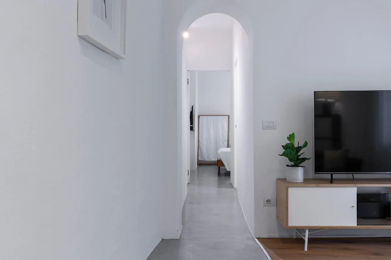 San Frediano Elegant Apartment Florence