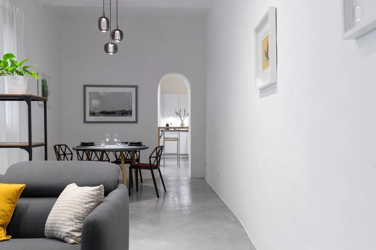 San Frediano Elegant Apartment Florence